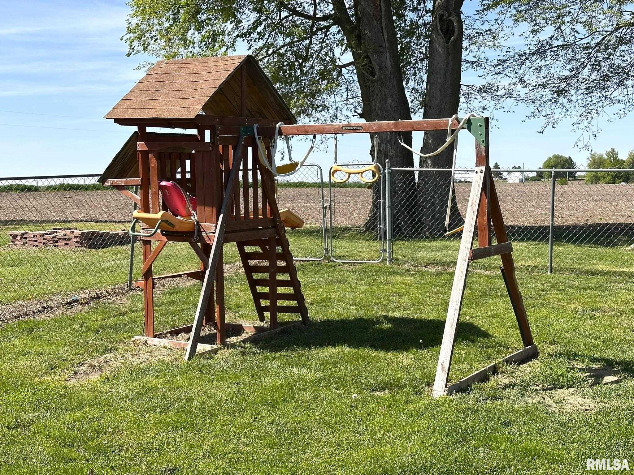 209 Brookview Drive Abingdon, IL 61410 - Photo 9 of 45