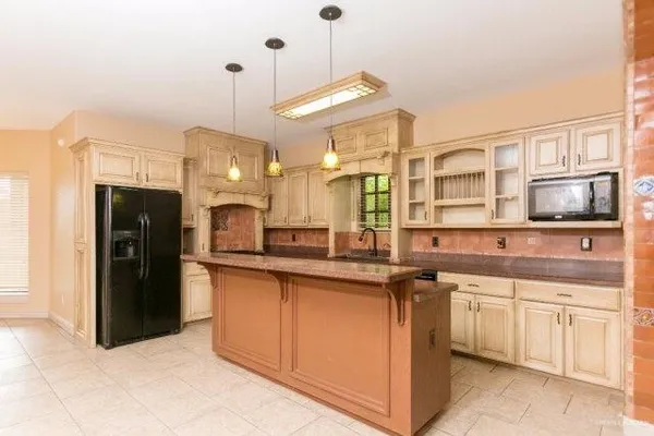 $3,750 | 4713 Quince Avenue, McAllen, TX 78501