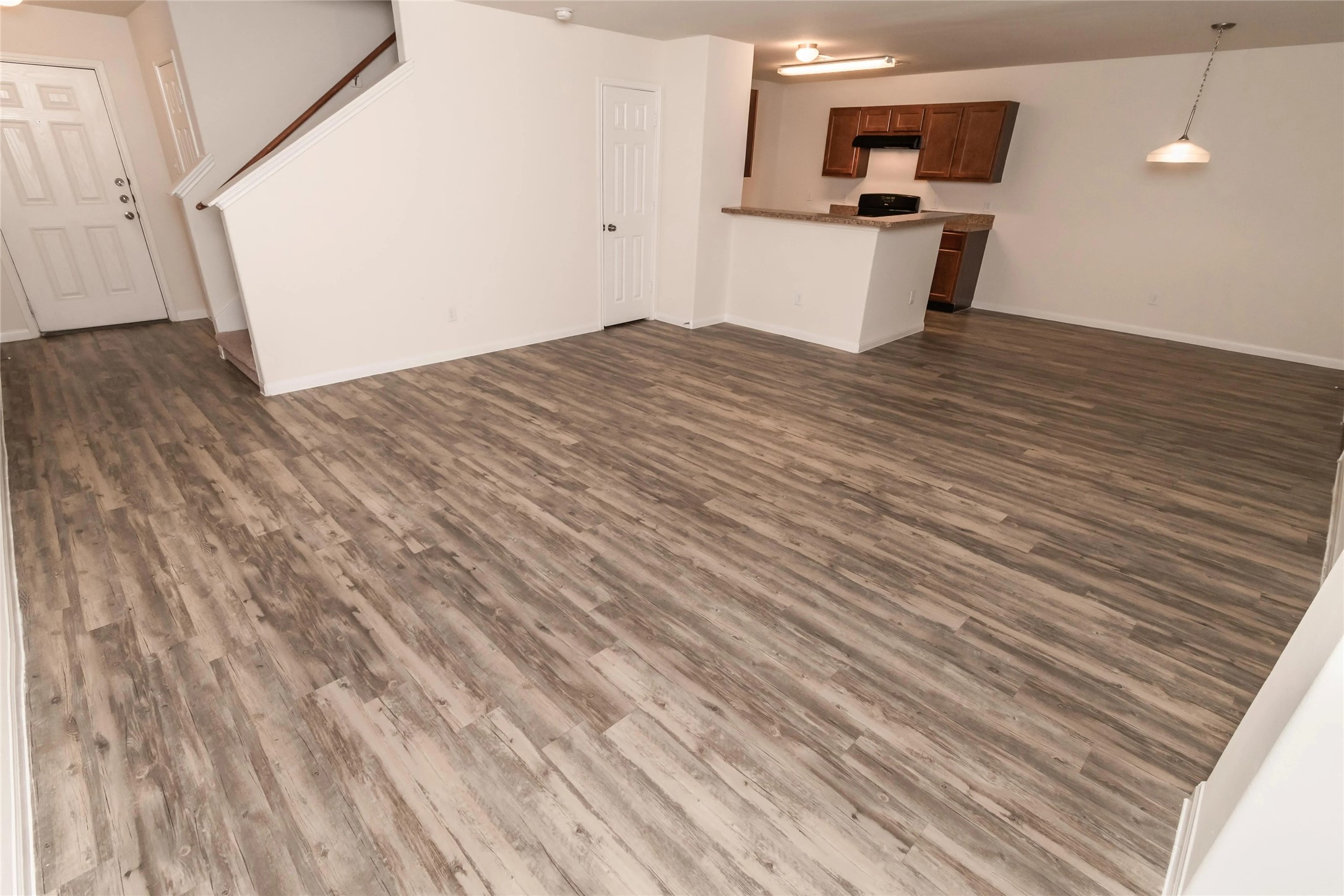 13110 Ristina Circle Houston, TX 77048 - Photo 5 of 10 Photos may be representative of the floor plan and not the exact home. Finishes, layout, and features of the actual property for lease may vary.