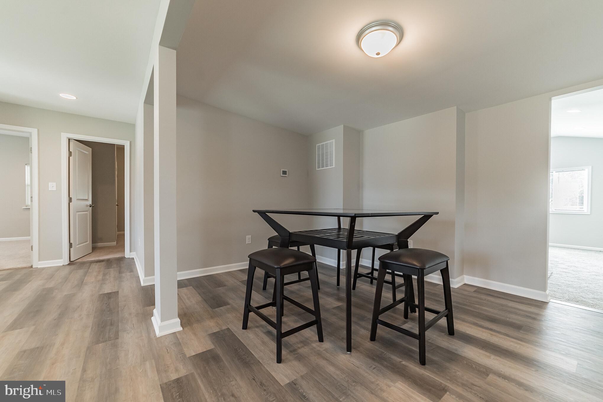 9401 Philadelphia Road Baltimore, MD 21237 - Photo 9 of 46 Din Area