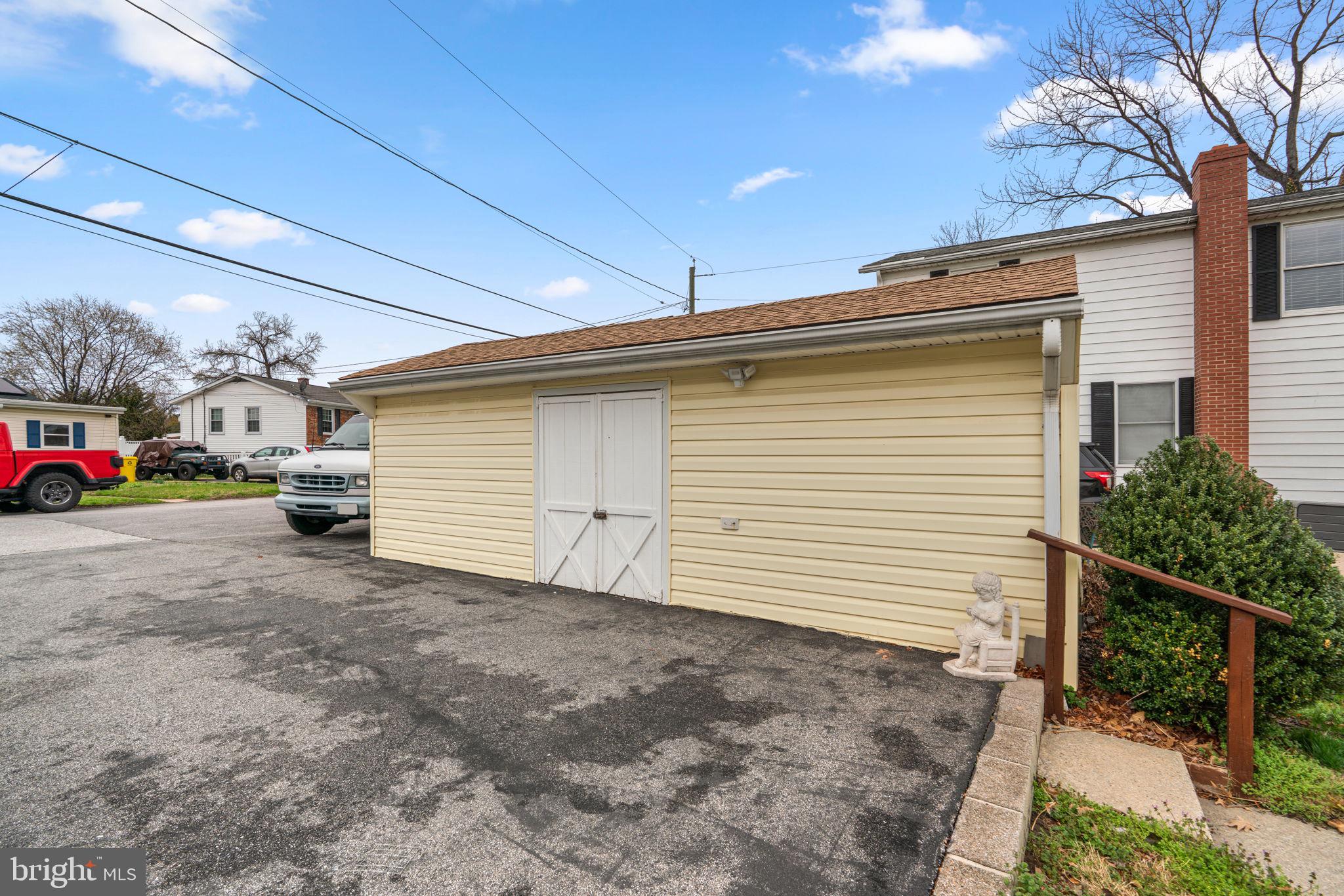 452 Carvel Beach Road Carvel Beach, MD 21226 - Photo 39 of 71 a view of a garage