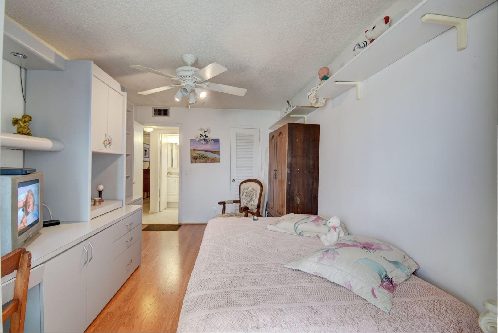 2019 Cornwall East Boca Raton, FL 33434 - Photo 17 of 21 Guest Bedroom