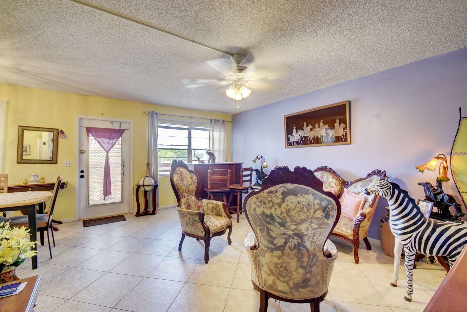 2019 Cornwall East Boca Raton, FL 33434 - Photo 7 of 21 Living Room