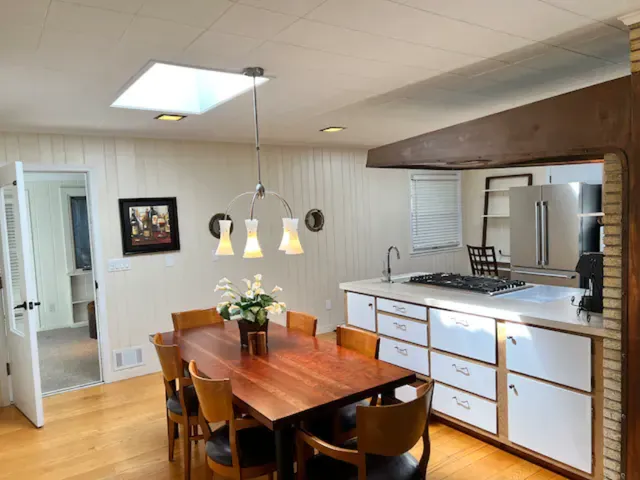 $3,250 | 4005 West 44th Street, Unit A, Edina, MN 55424