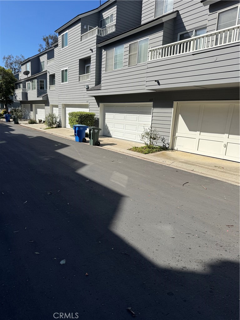 1019 Thomas Lane Ventura, CA 93003 - Photo 3 of 13