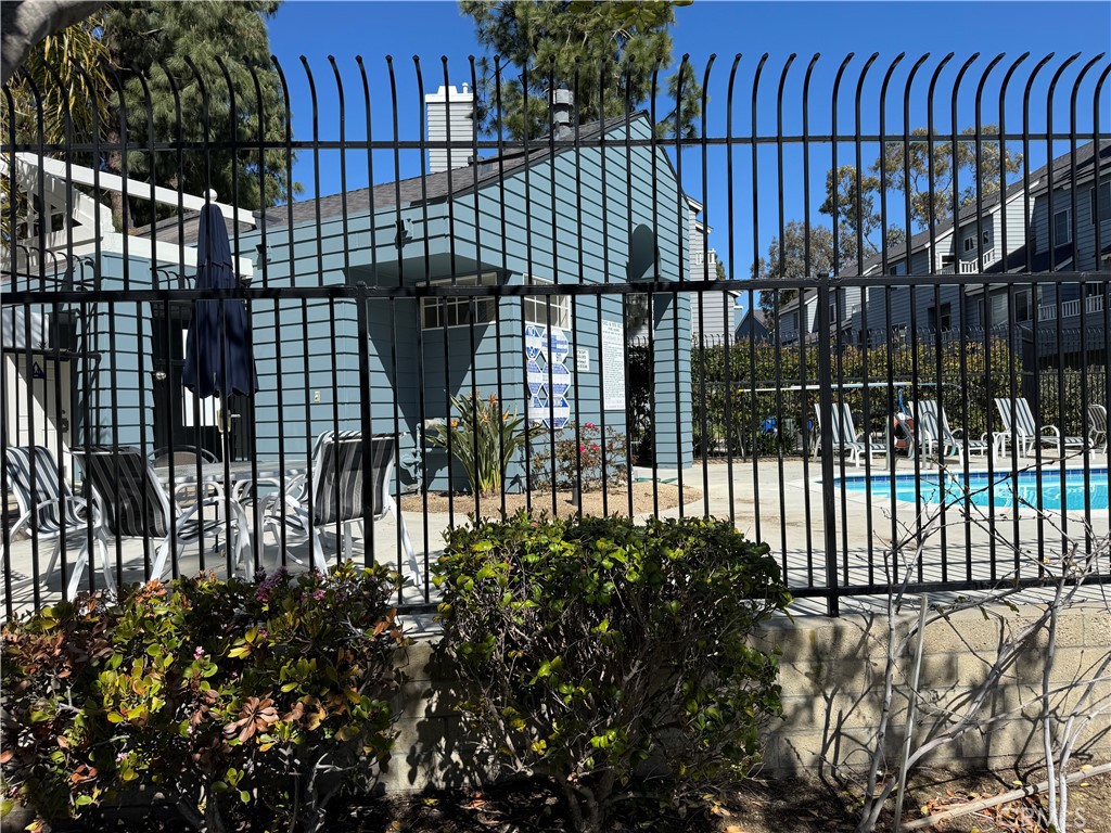 1019 Thomas Lane Ventura, CA 93003 - Photo 4 of 13