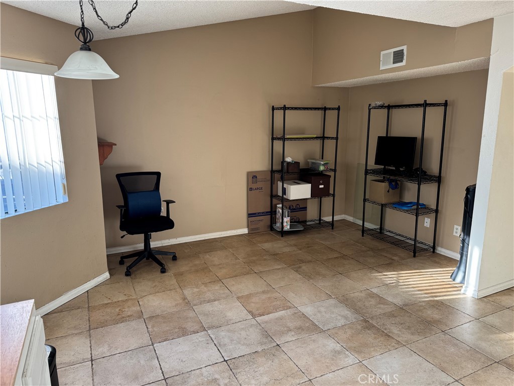 1019 Thomas Lane Ventura, CA 93003 - Photo 6 of 13