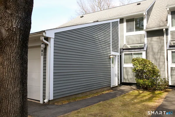 $310,000 | 126 Hopmeadow Street, Unit 8B, Simsbury, CT 06089