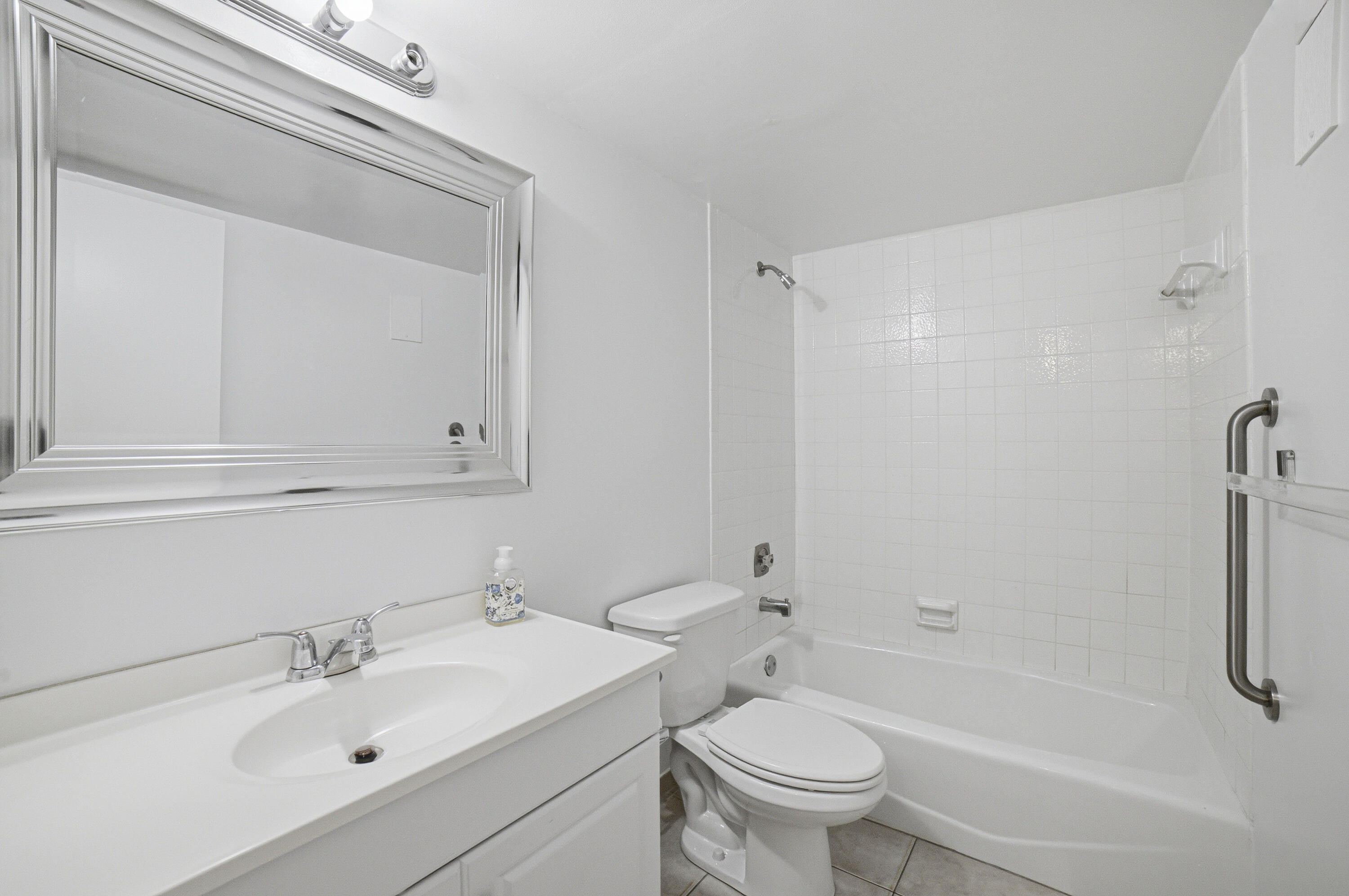 3940 Inverrary Boulevard, Unit 603A Lauderhill, FL 33319 - Photo 23 of 39 Bathroom