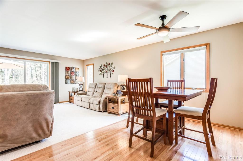7276 Lakeshore Road Lakeport, MI 48059 - Photo 14 of 38