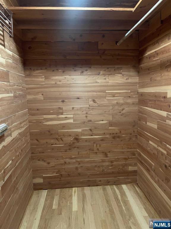 338 Queens Court Ridgewood, NJ 07450 - Photo 23 of 25 a bathroom with a shower