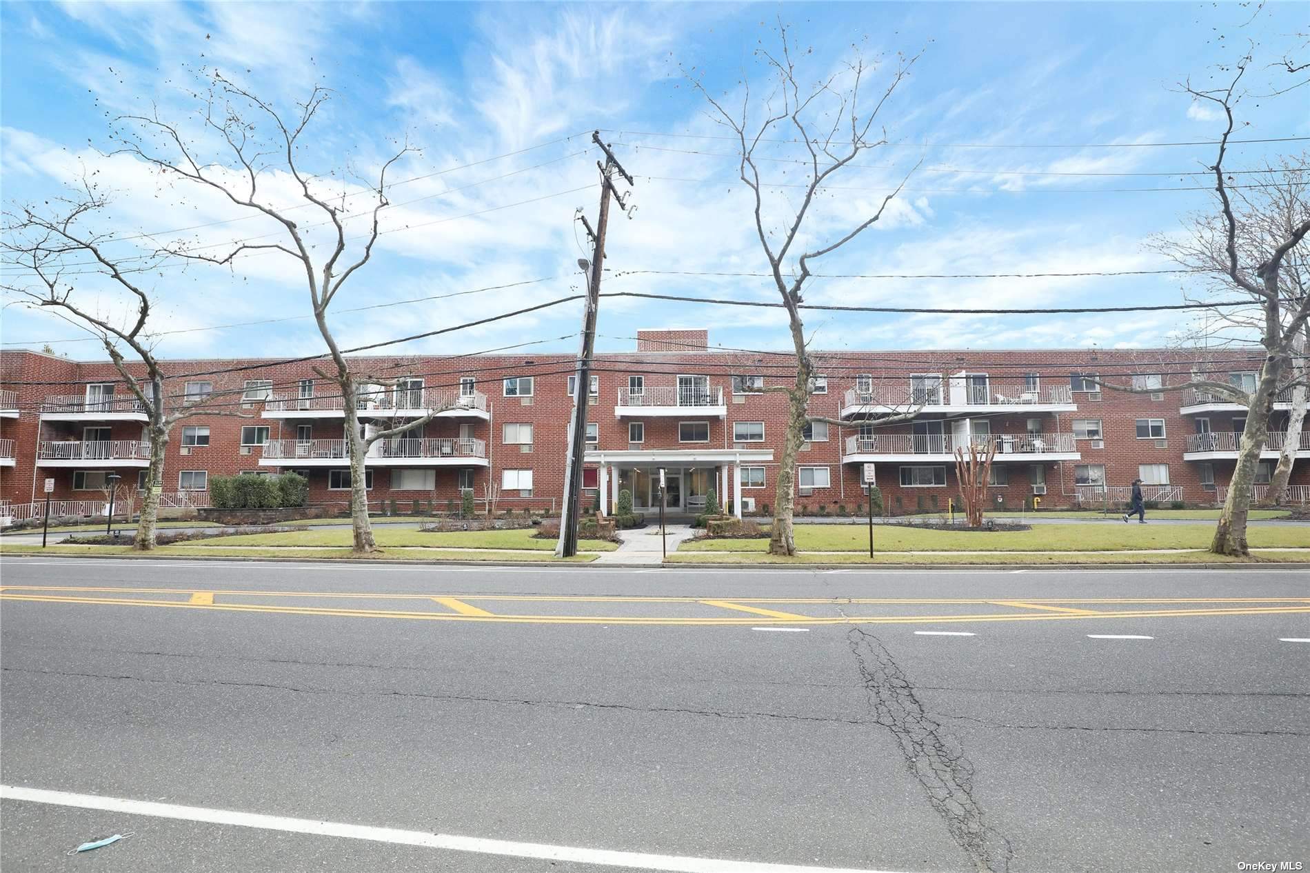 320 East Shore Road, Unit 17B Great Neck, NY 11023 - Photo 1 of 1 Gallery Image 1
