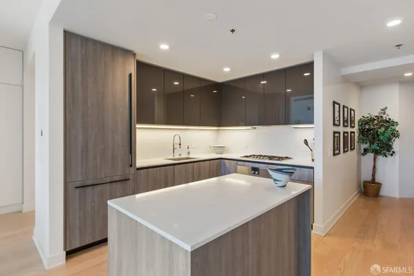 $5,695 | 338 Main Street, Unit 23H, San Francisco, CA 94105