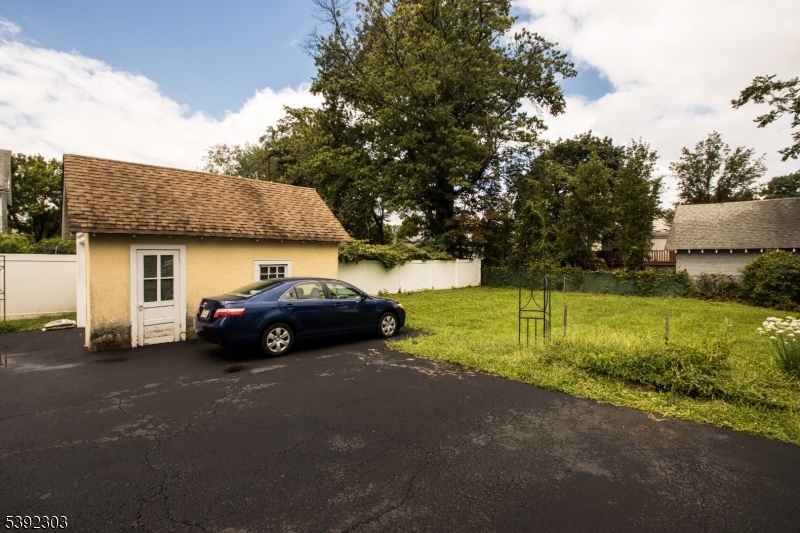 94 2nd Avenue Garwood, NJ 07027 - Photo 10 of 12 a view of a house with a street