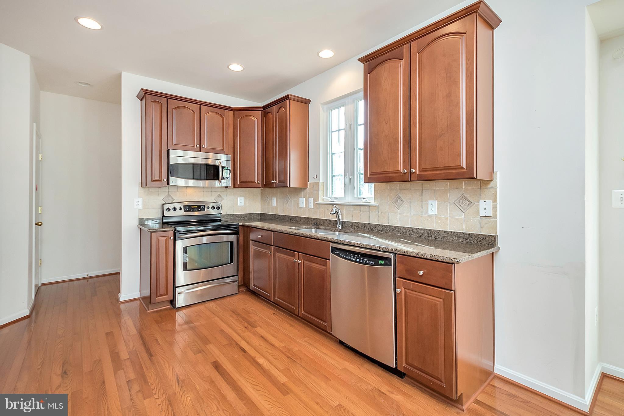 625 Hunters Road Culpeper, VA 22701 - Photo 10 of 30 Plenty of cabinet and counter space!