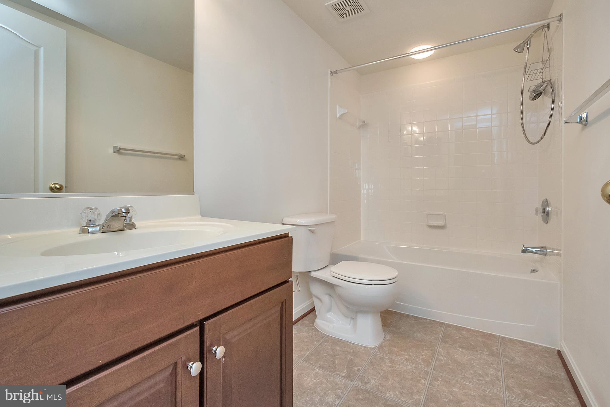 625 Hunters Road Culpeper, VA 22701 - Photo 22 of 30 Bath with shower tub combo