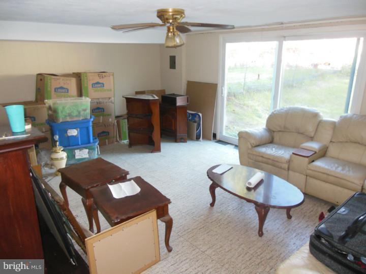 223 Goodford Road Philadelphia, PA 19154 - Photo 3 of 9