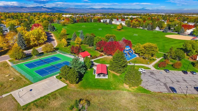 a view of an outdoor space