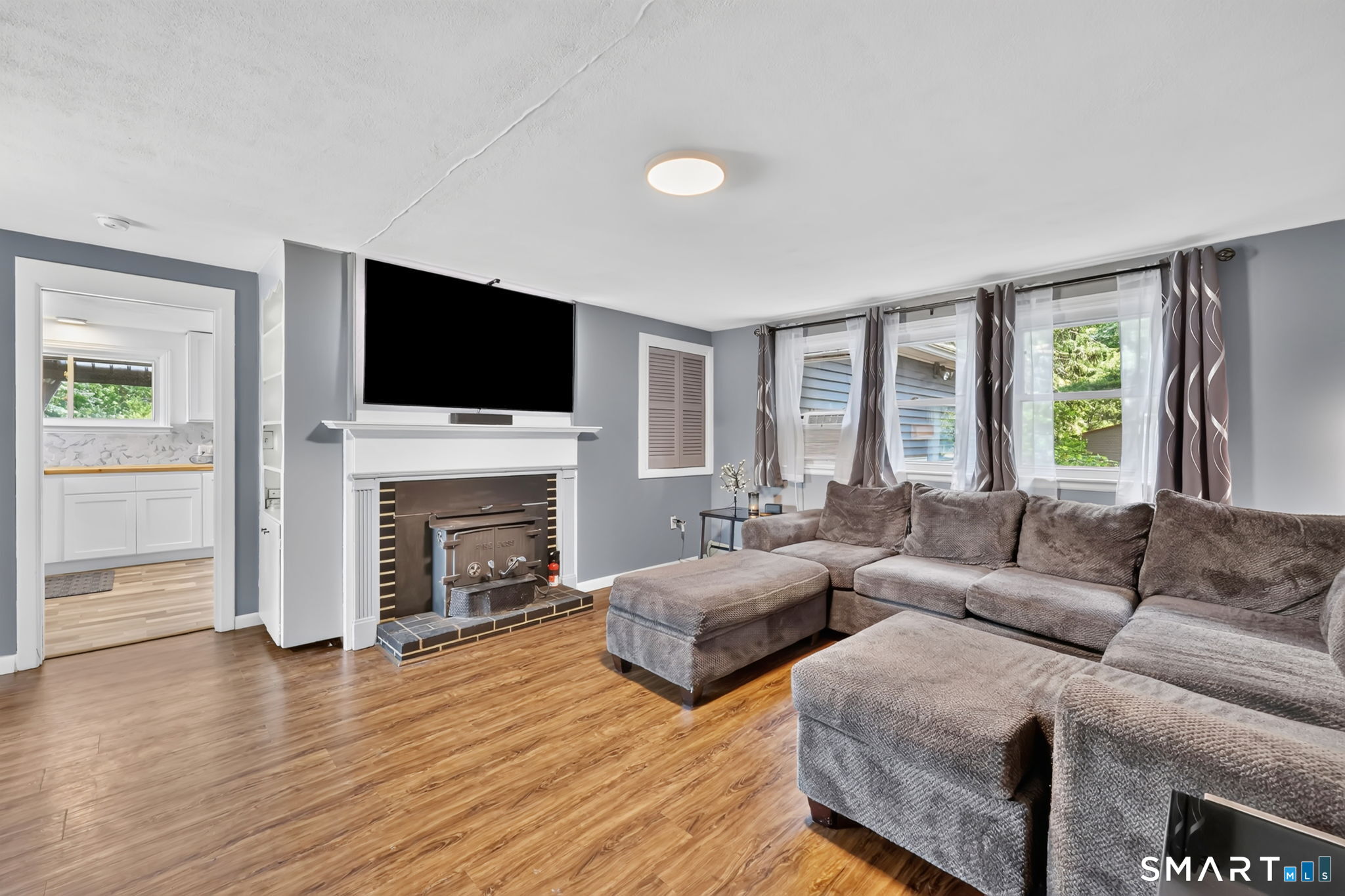 170 Weymouth Road Enfield, CT 06082 - Photo 6 of 33