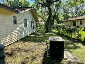 1515 Southwest 19th Terrace Okeechobee, FL 34974 - Photo 27 of 39 a view of outdoor space and yard