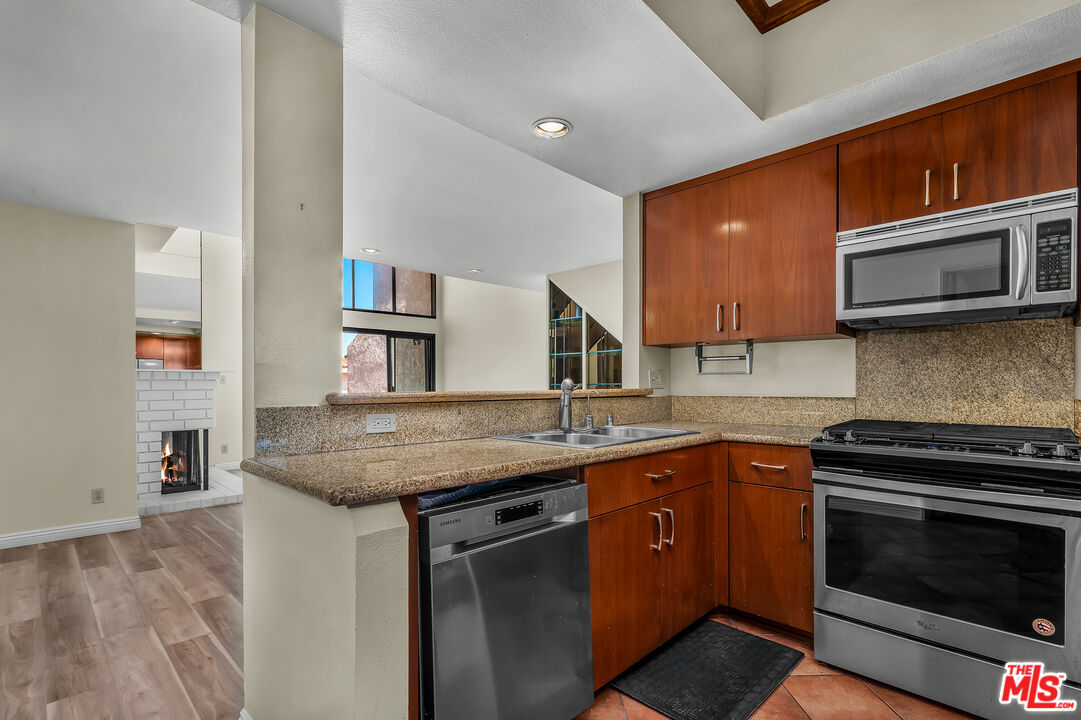8180 Manitoba Street, Unit 354 Playa del Rey, CA 90293 - Photo 15 of 29