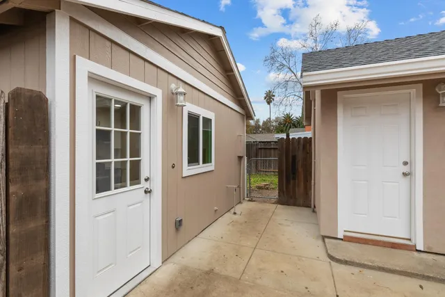 a view of an entryway of house