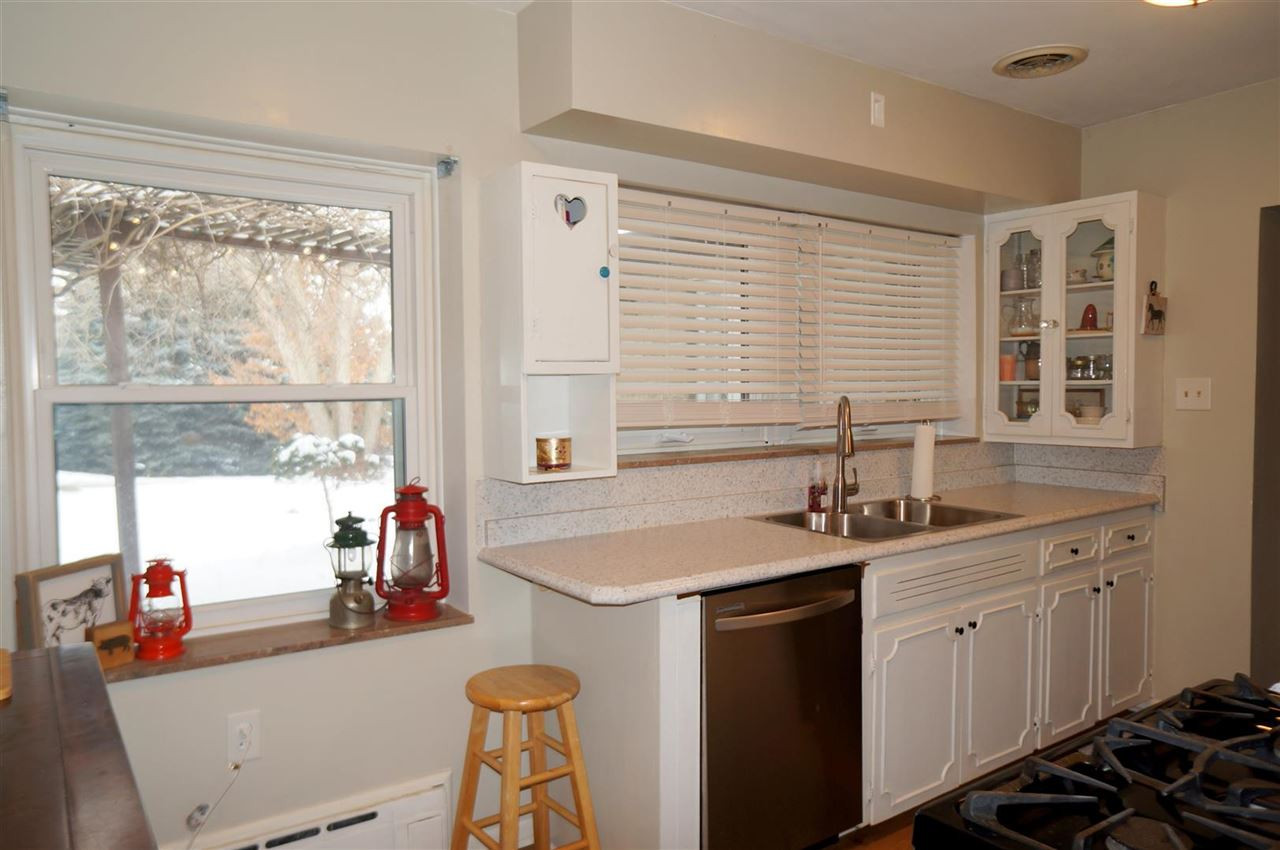 1833 Badgley Road Jackson, MI 49203 - Photo 8 of 35 Photo 8