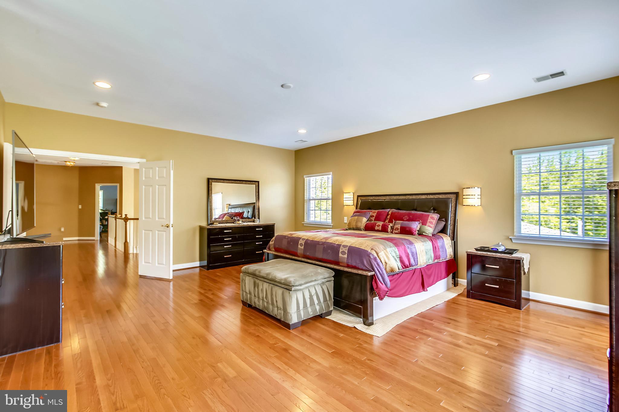 10819 Avonlea Ridge Place Damascus, MD 20872 - Photo 39 of 65 21 x 18 Master Bedroom Suite