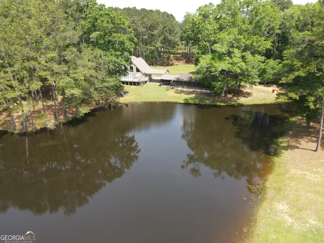 a view of a lake with houses