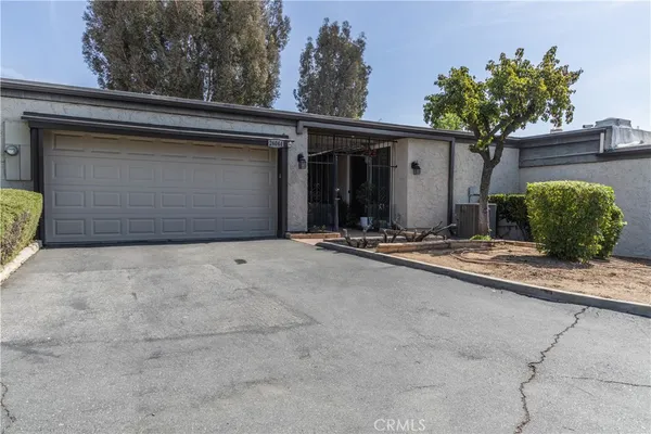 $317,700 | 26044 Verde Grande Court, Menifee, CA 92586