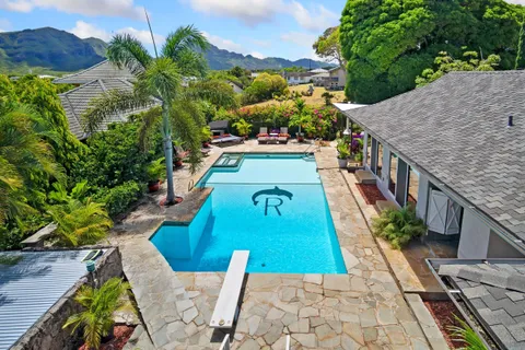 a view of an outdoor space