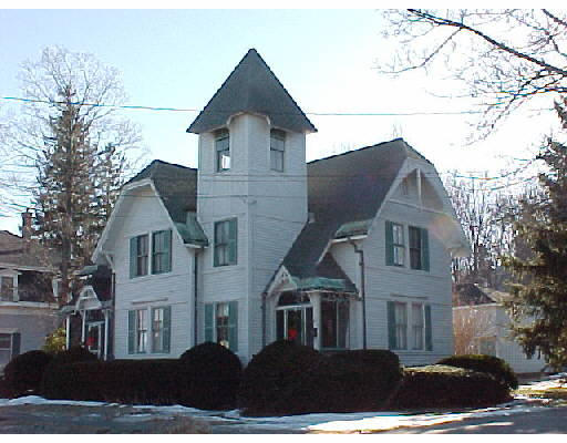 6 South Hampton Road Amesbury, MA 01913 - Photo 1 of 1 a front view of a house