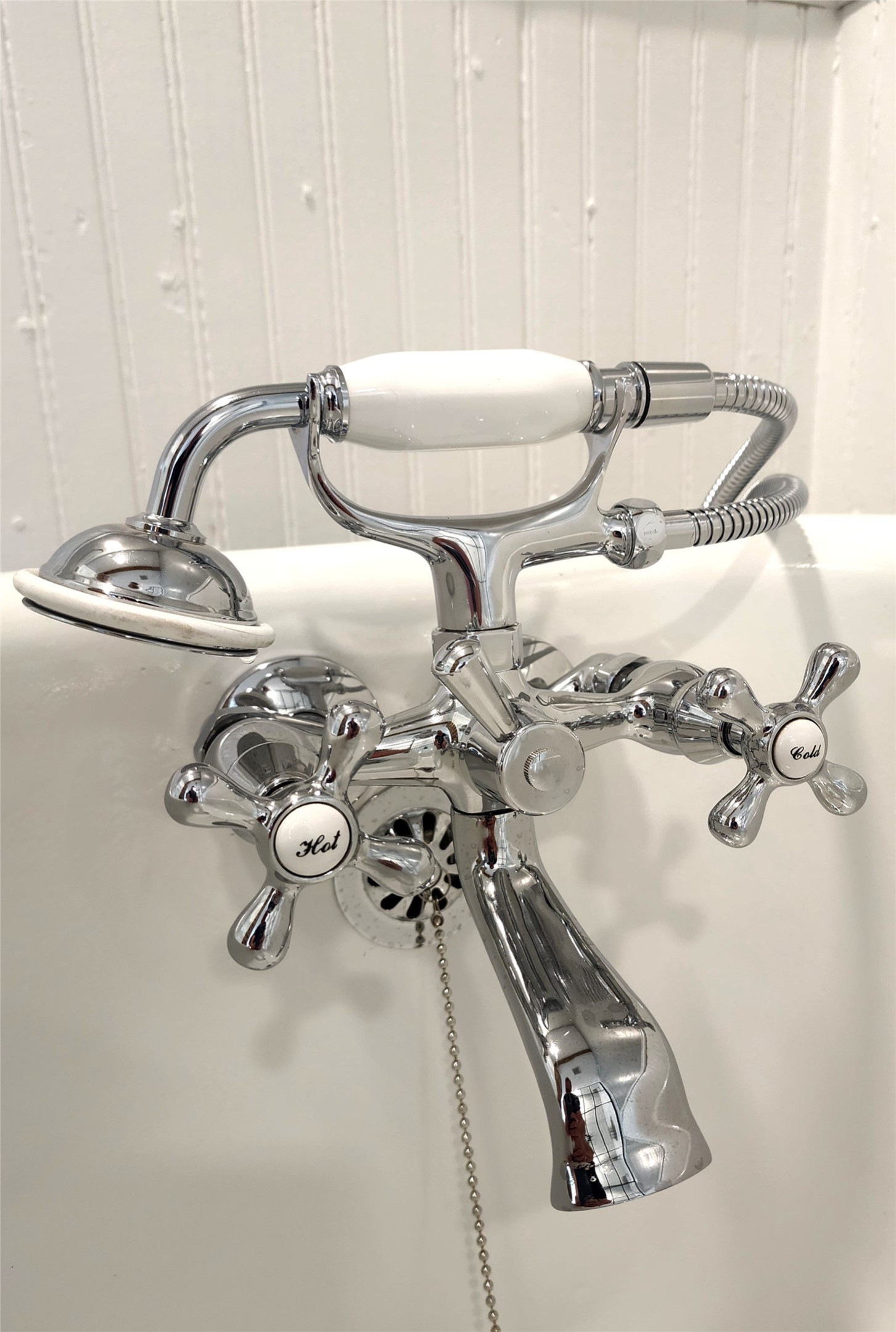 1818 Kane Street, Unit 1 Houston, TX 77007 - Photo 9 of 27 Tub faucet and handheld sprayer.