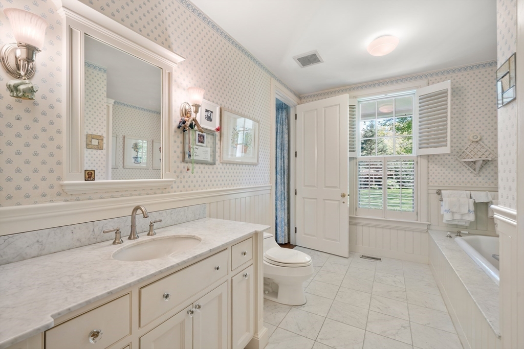 198 Clyde Street Brookline, MA 02467 - Photo 15 of 33