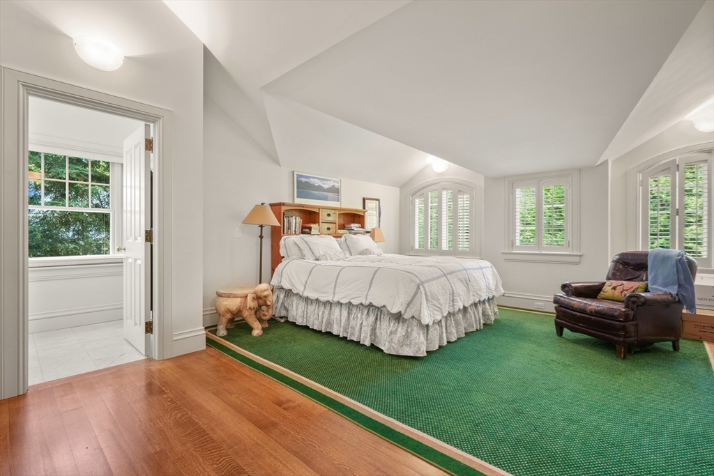 198 Clyde Street Brookline, MA 02467 - Photo 17 of 33
