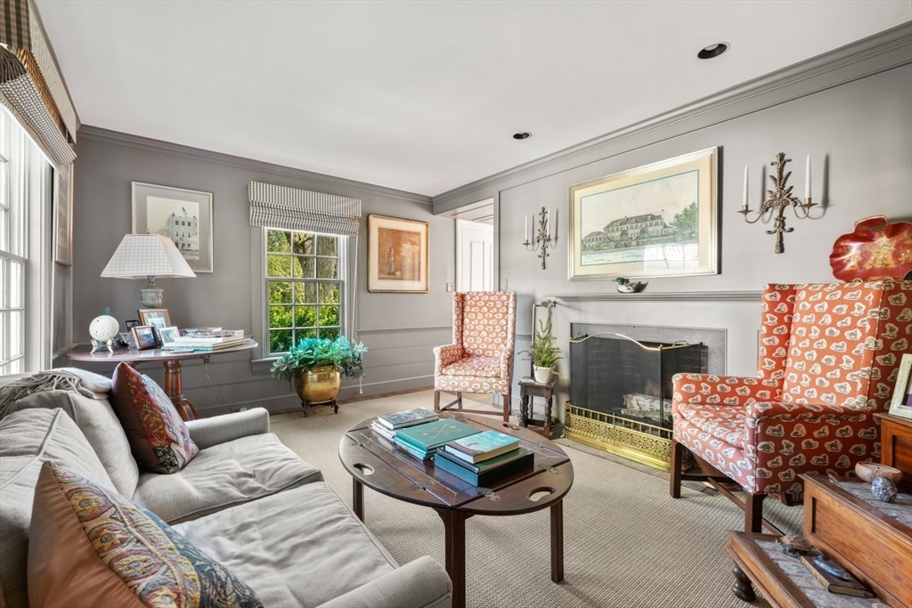 198 Clyde Street Brookline, MA 02467 - Photo 6 of 33