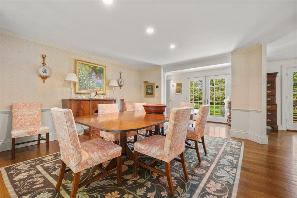 198 Clyde Street Brookline, MA 02467 - Photo 8 of 33