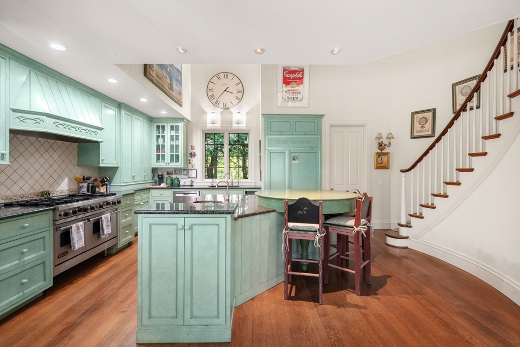 198 Clyde Street Brookline, MA 02467 - Photo 9 of 33