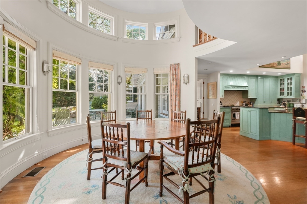 198 Clyde Street Brookline, MA 02467 - Photo 10 of 33