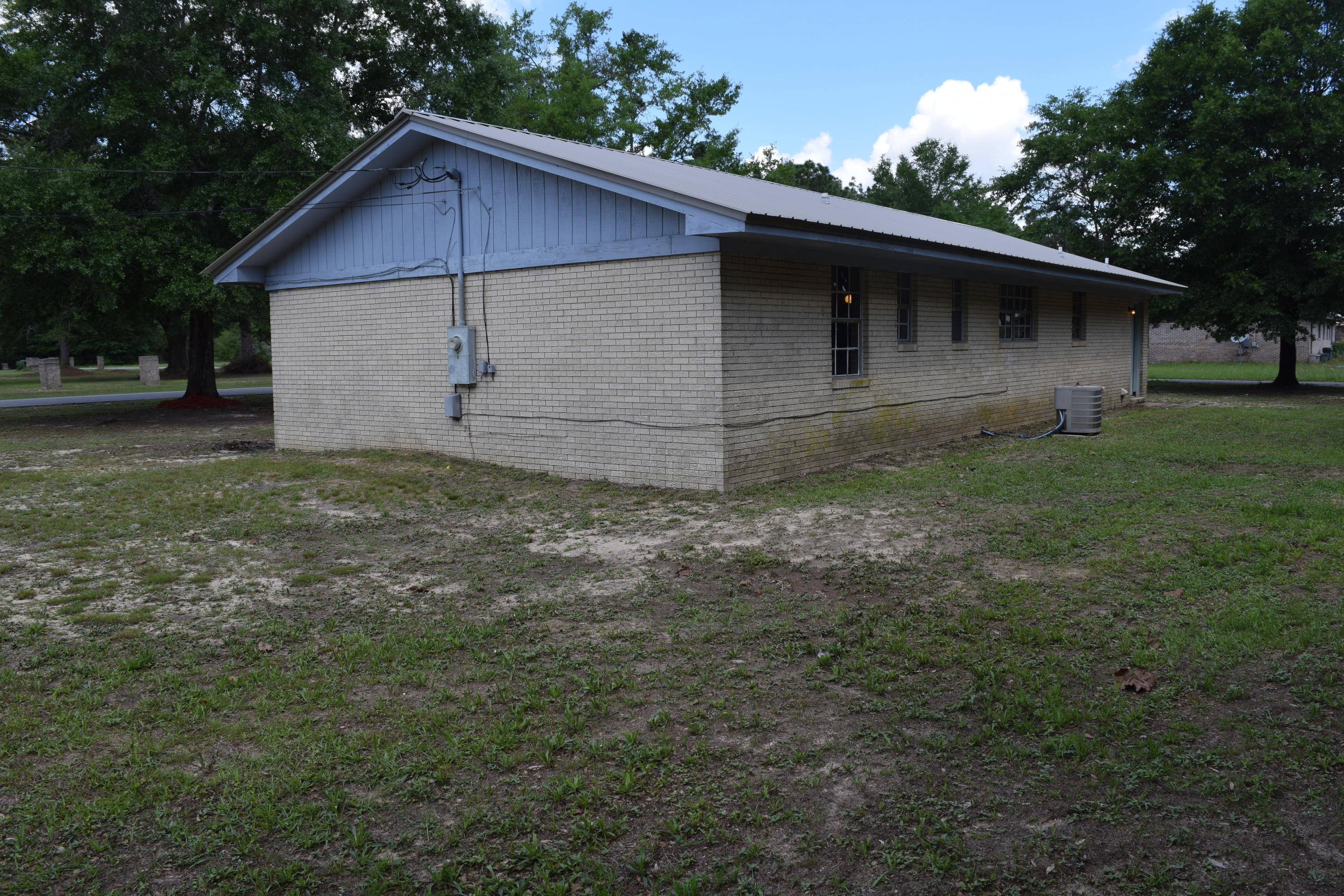 303 South Norwood Road DeFuniak Springs, FL 32435 - Photo 3 of 17 Gallery Image 3