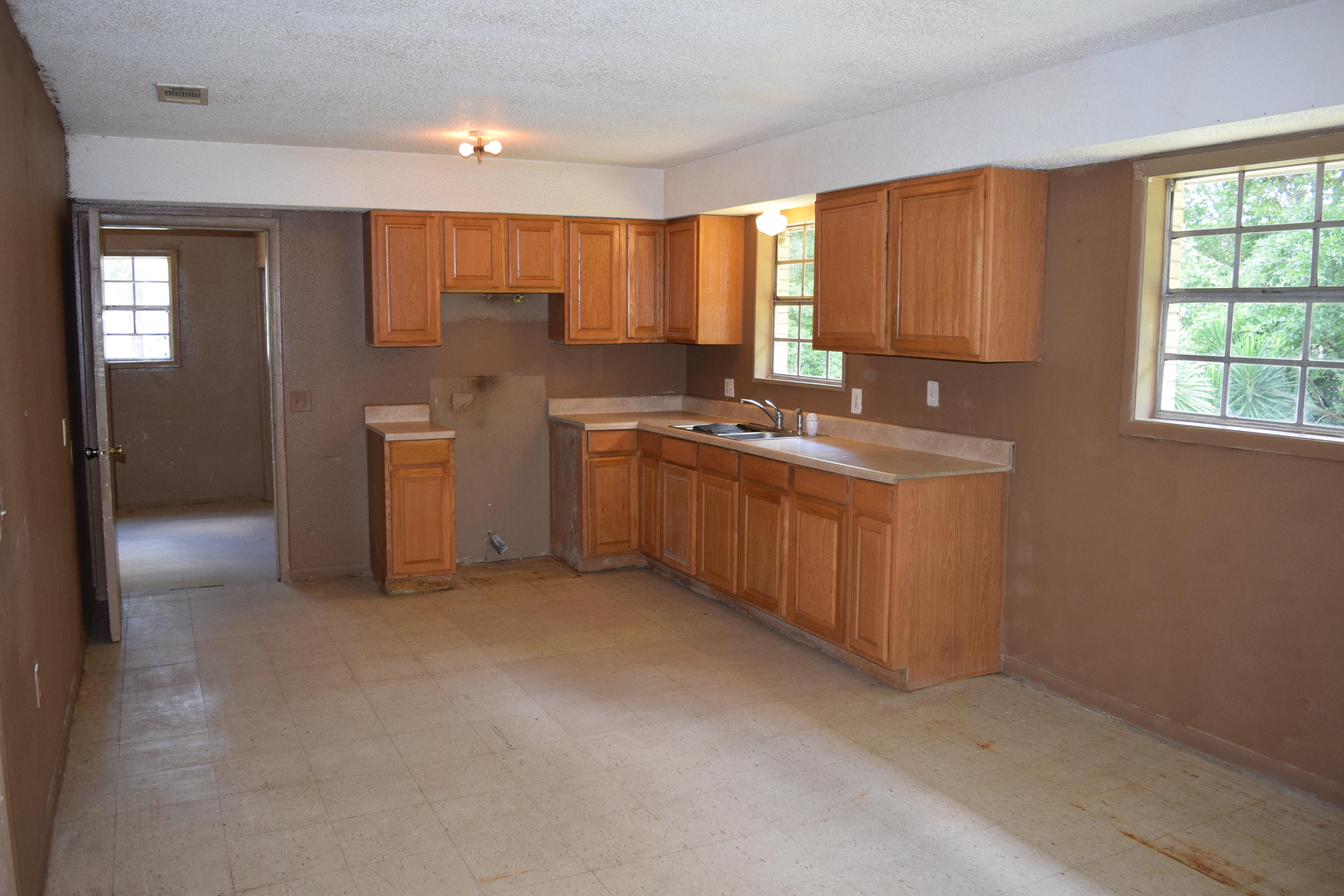 303 South Norwood Road DeFuniak Springs, FL 32435 - Photo 7 of 17 Gallery Image 7