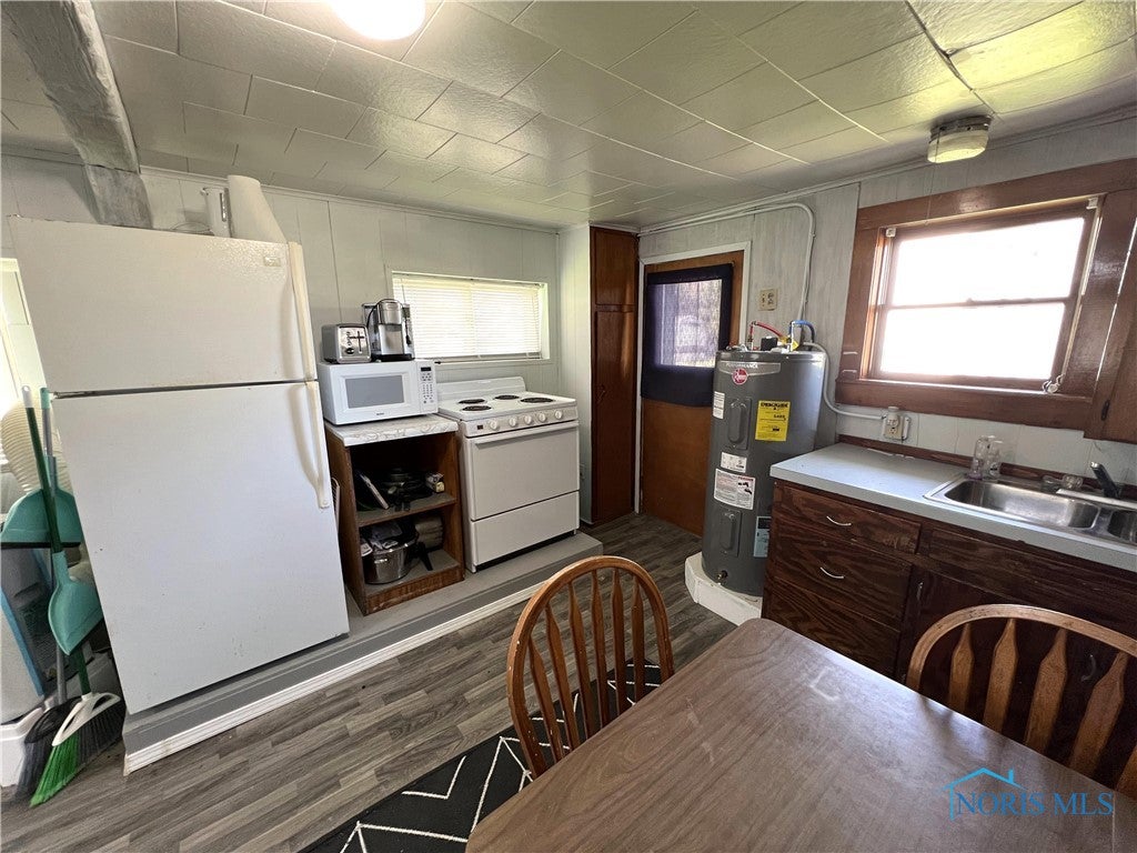 10119 West Locust Point Road Oak Harbor, OH 43449 - Photo 10 of 20 Gallery Image 10