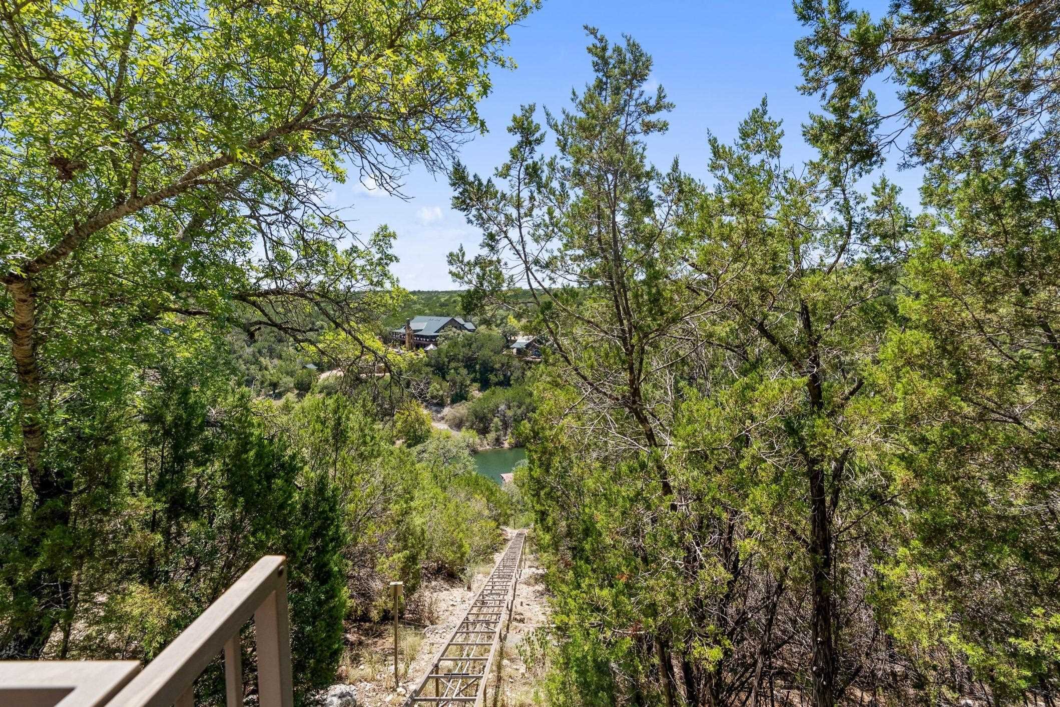 18205 Ridge Road Lago Vista, TX 78645 - Photo 7 of 34 Gallery Image 7