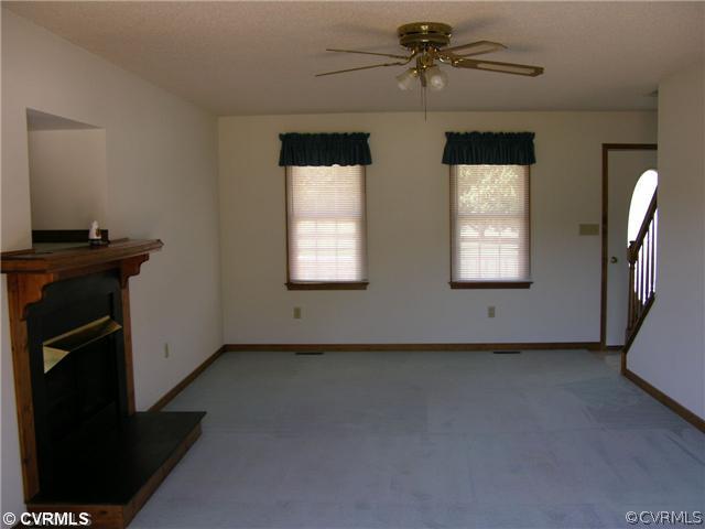 20005 River Road Sutherland, VA 23885 - Photo 3 of 12 Den/Family/Great Room