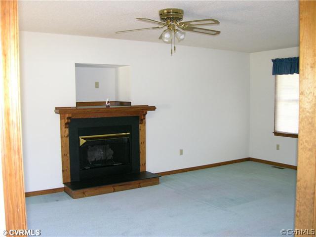 20005 River Road Sutherland, VA 23885 - Photo 4 of 12 Den/Family/Great Room