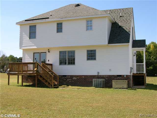 20005 River Road Sutherland, VA 23885 - Photo 8 of 12 Exterior Back