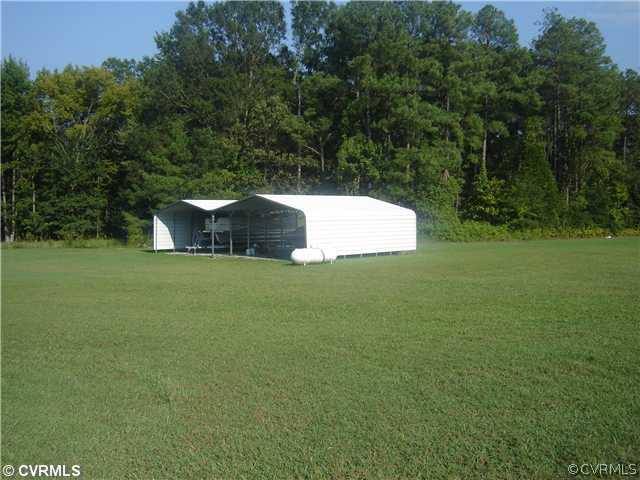 20005 River Road Sutherland, VA 23885 - Photo 10 of 12 Parking Lot/Garage