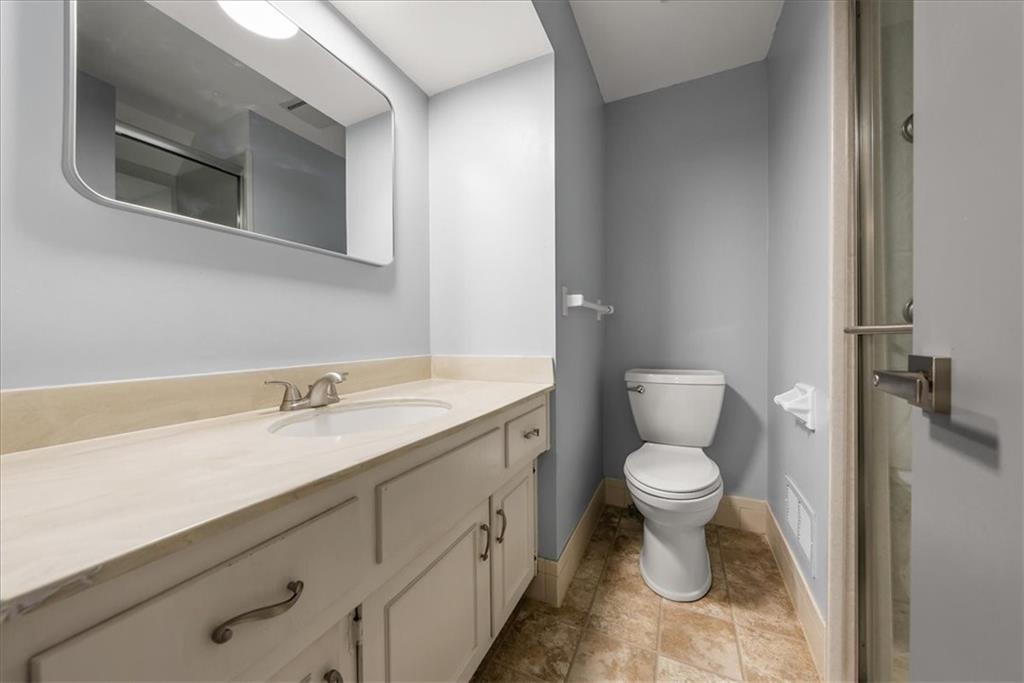 10921 Reeder Street Overland Park, KS 66210 - Photo 27 of 44