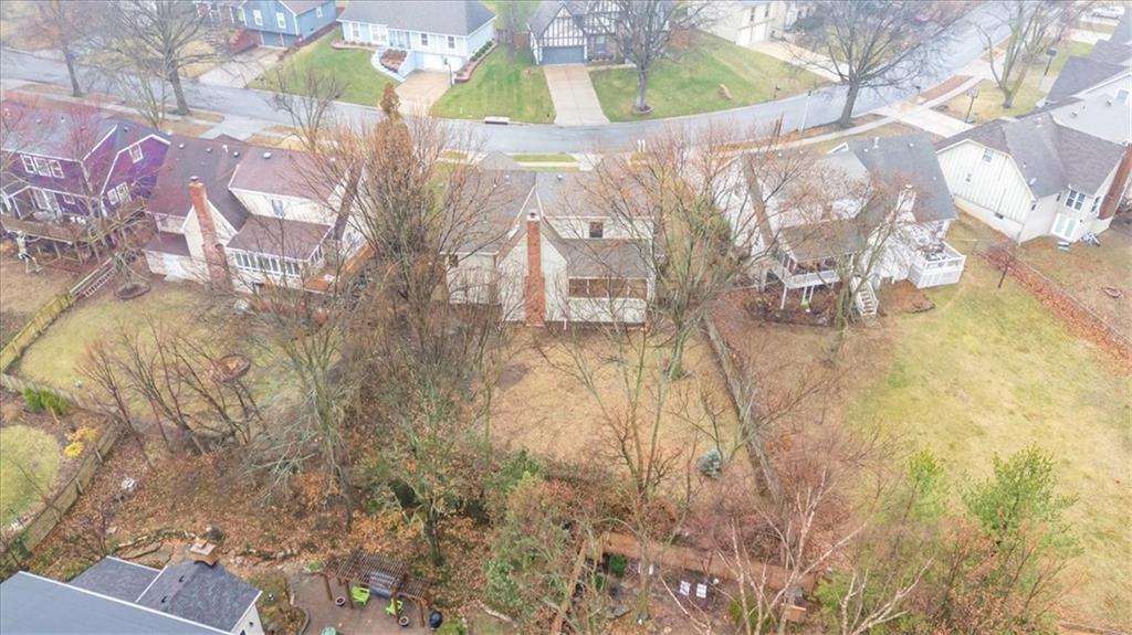 10921 Reeder Street Overland Park, KS 66210 - Photo 40 of 44