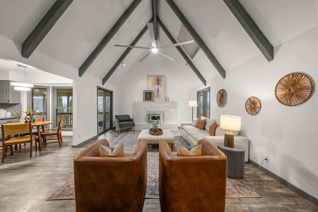 10921 Reeder Street Overland Park, KS 66210 - Photo 4 of 44